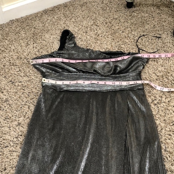 Likely Chandler Formal Maxi Dress Gown Size 8 Silver Pleated One Shoulder - Picture 10 of 12